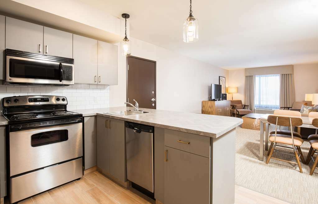 Pomeroy Hotel Fort McMurray Zimmer foto