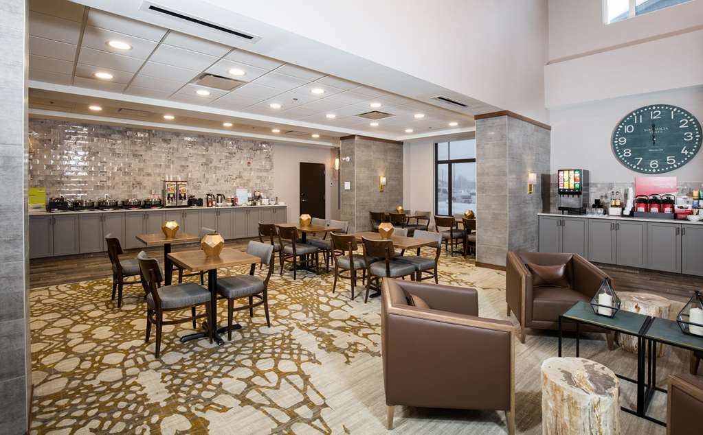 Pomeroy Hotel Fort McMurray Zimmer foto