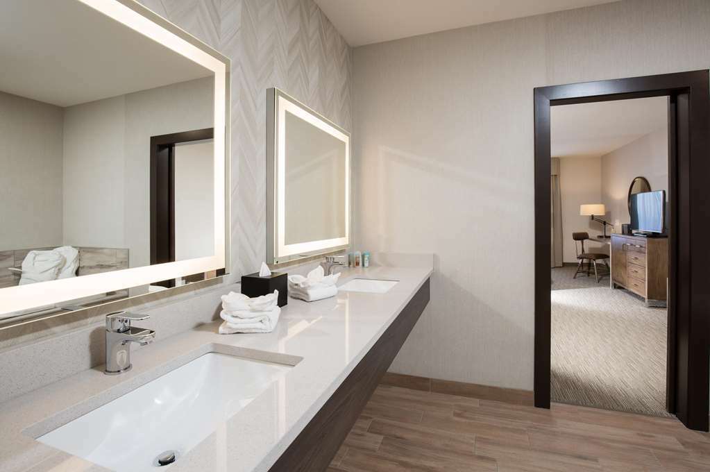 Pomeroy Hotel Fort McMurray Ausstattung foto