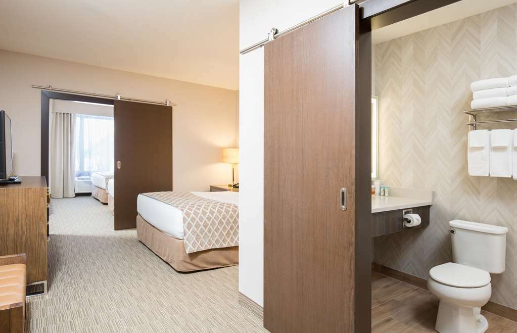 Pomeroy Hotel Fort McMurray Zimmer foto