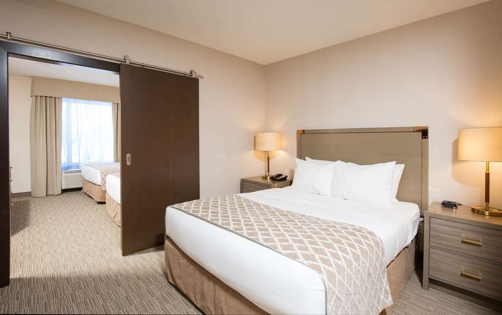 Pomeroy Hotel Fort McMurray Zimmer foto